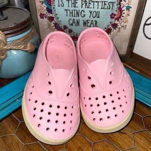 Native size 7 light pink
